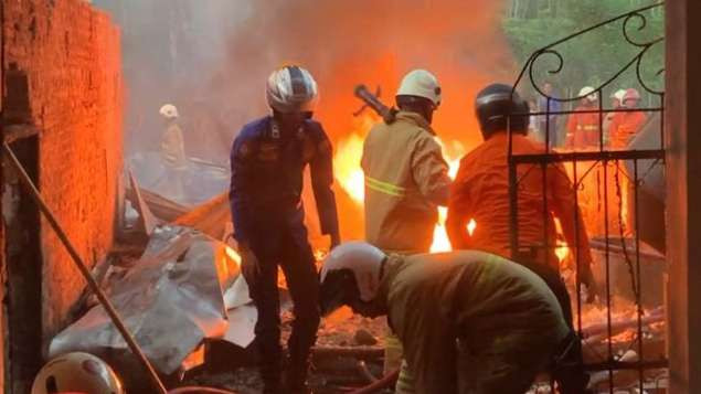 Kebakaran melanda rumah produksi jajanan khas Trenggalek di Desa Bendorejo, Kecamatan Pogalan, pada Selasa, 17 September 2024. (Foto: BPBD Trenggalek)