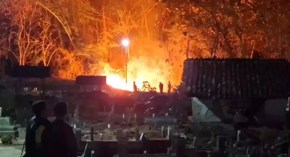 Tiga hektare lahan hutan produksi milik Perum Perhutani Desa Notorejo, Kecamatan Gondang, Kabupaten Tulungagung, Jawa Timur, terbakar. (Foto: BPBD Tulungagung)