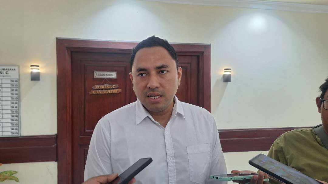 Pimpinan sementara DPRD Kota Surabaya, Bahtiyar Rifai. (Foto: Julianus Palermo/Ngopibareng.id)