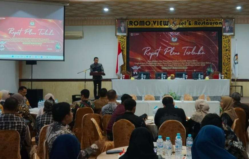 Sidang pleno KPU Kota Probolinggo menetapkan Daftar Pemilih Tetap (DPT) pada Pilkada 2024 mendatang. (Foto: Ikhsan Mahmudi/Ngopibareng.id)