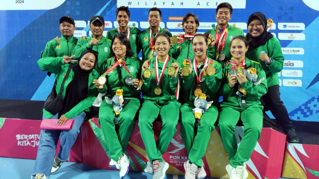 Tim Tenis Lapangan Jatim sukses menyapu bersih tujuh emas. (Foto: Fariz Yarbo/Ngopibareng.id)