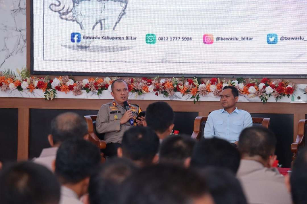 Kapolres Blitar menyatakan netralitas pada pemilihan bupati dan wakil bupati (Pilbup) Kabupaten Blitar 2024. (Foto: Choirul Anam/Ngopibareng.id)