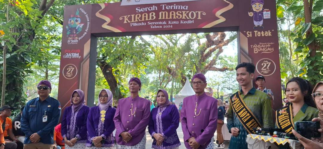 KPU Kota Kediri Gelar Kirab Maskot Pilkada 2024 Simbol Ajang Pesta Demokrasi (Foto: Fendi Lesmana/Ngopibareng.id)