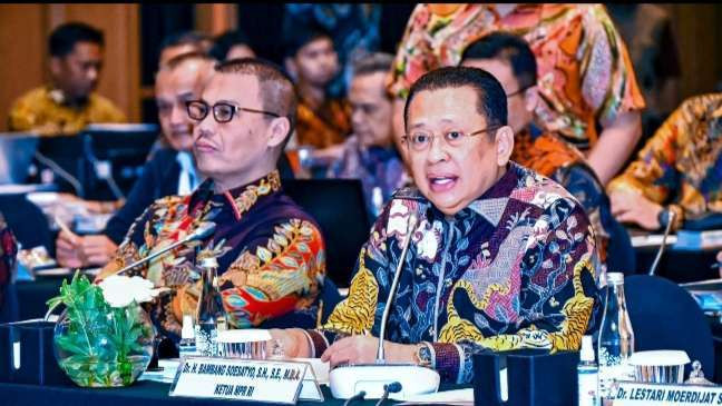 Bambang Soesatyo memimpin Rapat Gabungan Pimpinan MPR dengan Pimpinan Fraksi dan Kelompok DPD. (Foto: Istimewa)