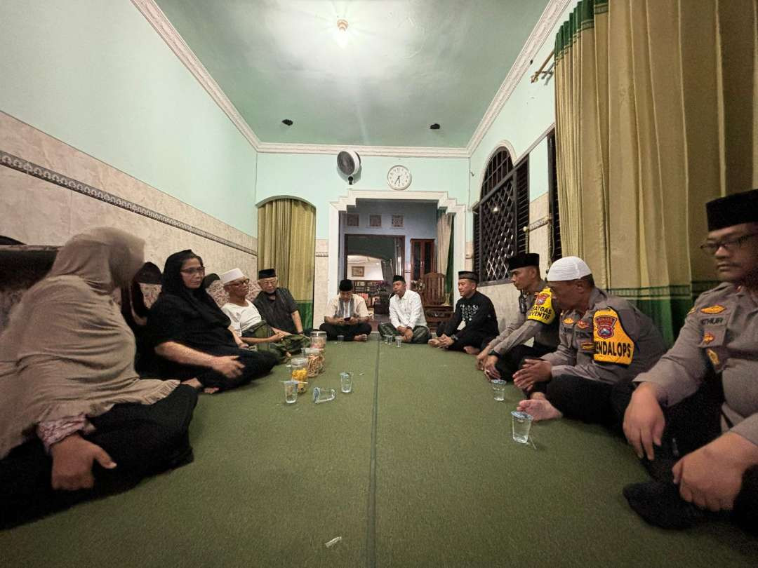 Pj Wali Kota Kediri Zanariyah sampaikan duka mendalam atas meninggalnya KH. Douglas Toha Yahya. (Foto: Istimewa)