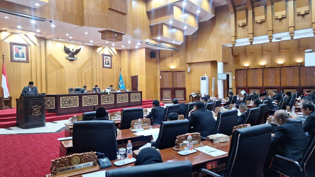 Suasana Rapat Paripurna Usulan Pembentukan Fraksi-fraksi dan Susunan Keanggotaan DPRD Kota Surabaya, Senin 23 September 2024. (Foto: Julianus Palermo/Ngopibareng.id)