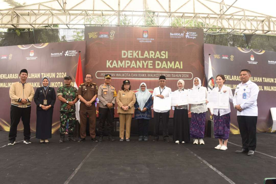 Deklarasi Kampanye Damai Pilkada 2024 dihadiri Pj Walikota Kediri. Ia berharap semua tahapan berjalan lancar. (Foto: Istimewa)