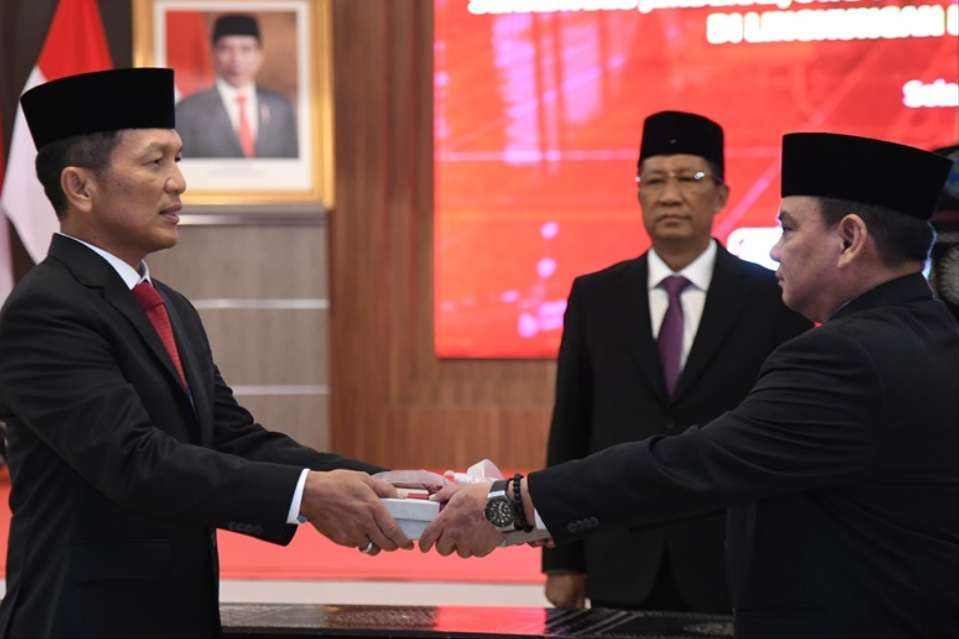 Menteri Hukum dan Hak Asasi Manusia (Menkumham), Supratman Andi Agtas, melantik Nico Afinta sebagai Sekjen Kemenkumham RI. (Foto: Dokumentasi Kemenkumham)