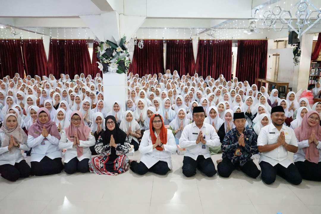 Pj Walikota Kediri Zanariah memberikan arahan dalam Sosialisasi PHBS Pondok Pesantren, Rabu 25 September 2024. (Foto: Istimewa)