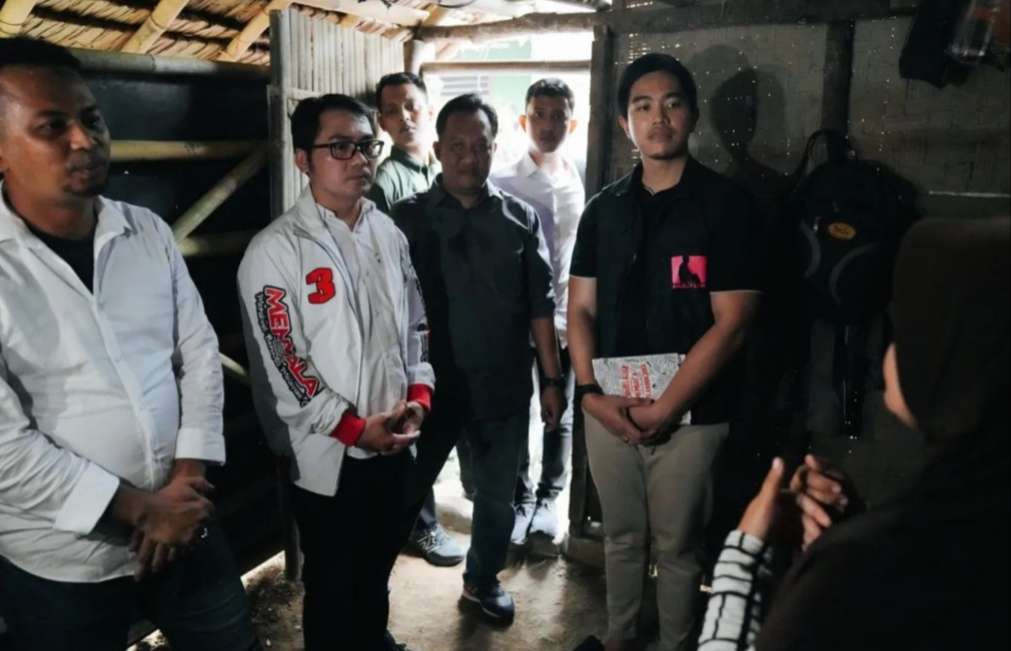 Kaesang Pangarep blusukan seperti yang dilakukan ayahnya. (Foto: Instagram PSI)