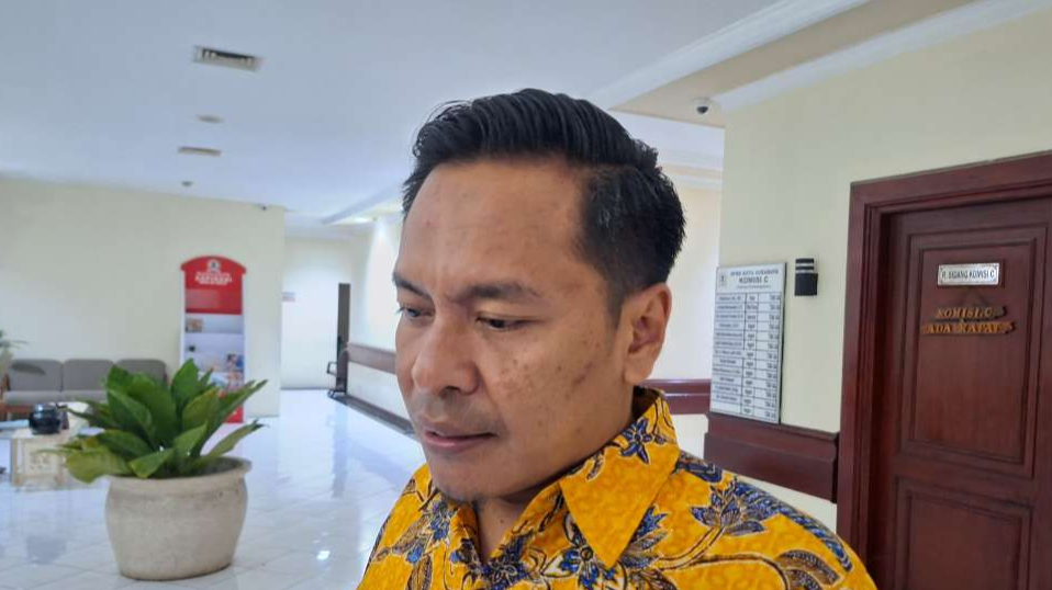 Pimpinan DPRD Kota Surabaya, Arif Fathoni. (Foto: Julianus Palermo/Ngopibareng.id)