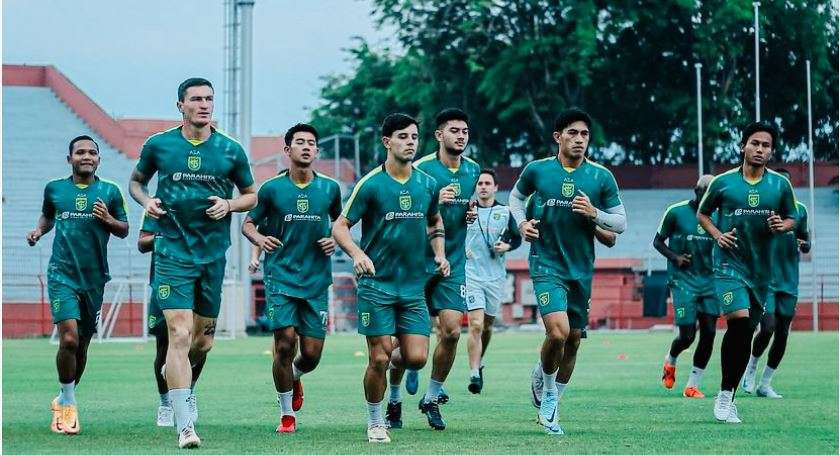 Persebaya saat berlatih. (Foto: Istimewa)