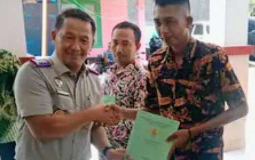 Kepala Kantor BPN Bondowoso, Zubaidi mengatakan masyarakat penerima program PTSL bisa menerima sertifikat tanah elektronik.(Foto: Guido/Ngopibareng.id)