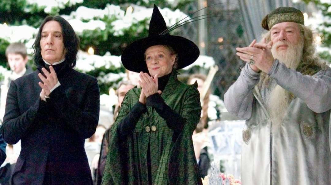 Aktris legendaris Inggris, Dame Maggie Smith pemeran Profesor Minerva McGonagall (tengah) meninggal dunia di usia 89 tahun, Jumat 27 September 2024. (Foto: Instagram)