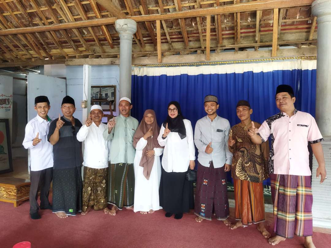 Ipuk mendapatkan dukungan dari kalangan pesantren (foto : istimewa)