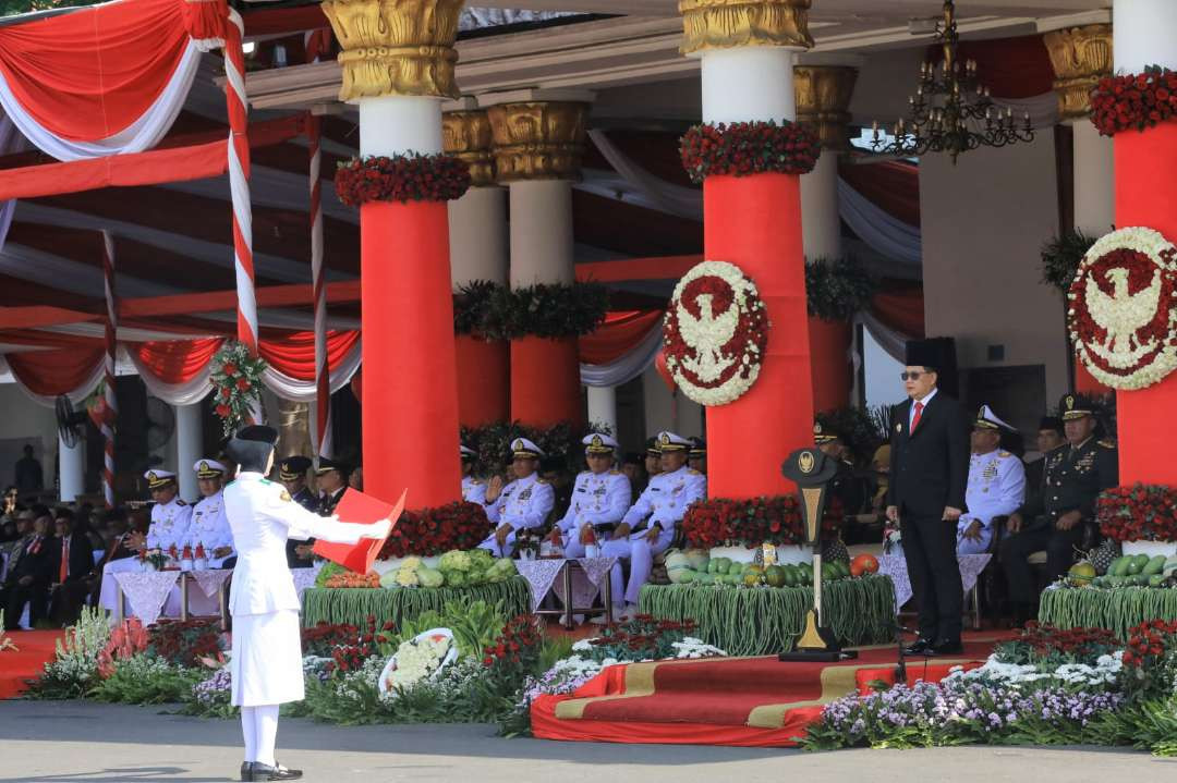 Pj Gubernur Jatim, Adhy Karyono, saat memimpin upacara peringatan Hari Kesaktian Pancasila di Gedung Negara Grahadi, Surabaya, Selasa 1 Oktober 2024. (Foto: Istimewa)