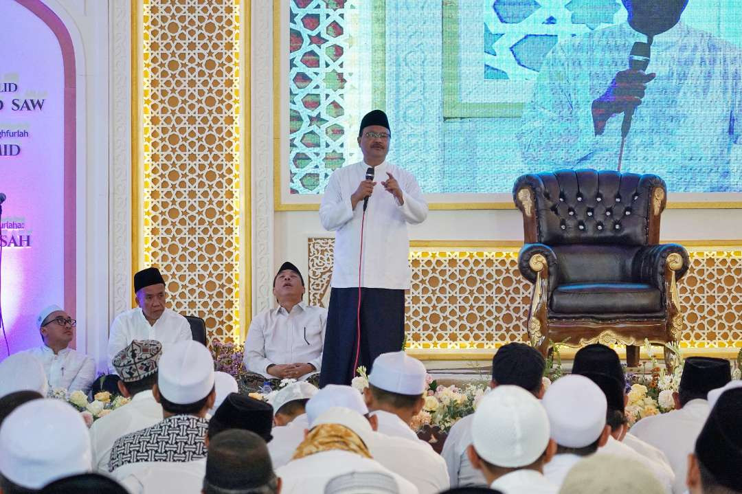 Menteri Sosial (Mensos) Saifullah Yusuf saat memberikan sambutan dalam acara haul KH. Abdul Hamid. (Foto: Pemkot Pasuruan)