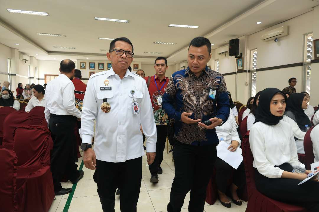 Sebanyak 200 peserta mengkuti rangkaian proses Seleksi Calon Notaris di Badan Kepegawaian Negara (BKN) Kanreg II Surabaya, Rabu 2 Oktober 2024. (Foto: Humas Kemenkumham Jatim)