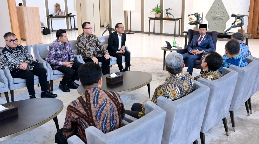 Presiden Joko WIdodo menerima Pansel Capim dan Cadewas KPK di Pangkalan TNI AU Halim Perdanakusuma, Jakarta, pada Selasa, 1 Oktober 2024. (Foto: BPMI Setpres)