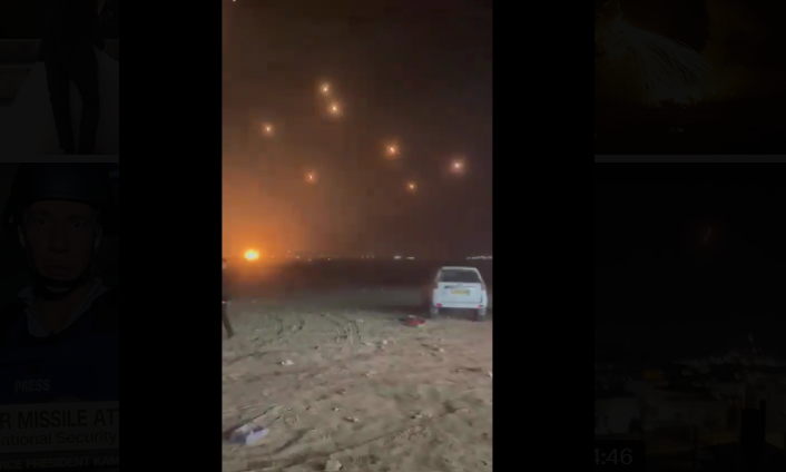 Video diduga roket berjatuhan di langit Israel. (Foto: X)