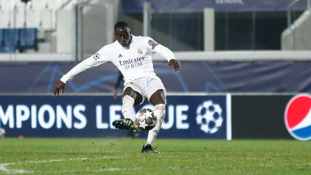 Ferland Mendy dianggap melakukan kesalahan ketika Real Madrid tumbang 0-1 dari Lille di laga lanjutan Liga Champions, Kamis 3 Oktober 2024. (Foto: X/@ferland_mendy)