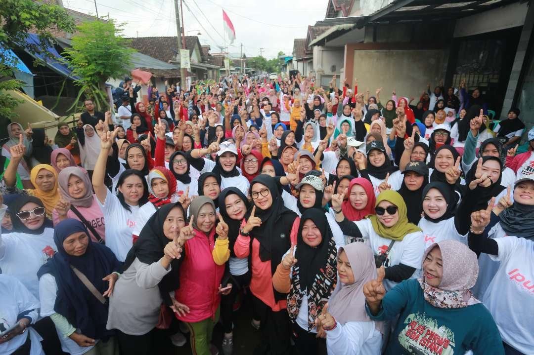 Ratusan warga Genteng dukung calon Bupati Banyuwangi Ipuk Fiestiandani lanjutkan pembangunan (Foto: istimewa)