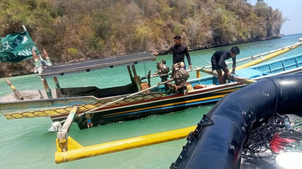 Perahu milik Sumali yang ditemukan terdampar tanpa ABK. (Foto: Dokumentasi Satpolrairud)