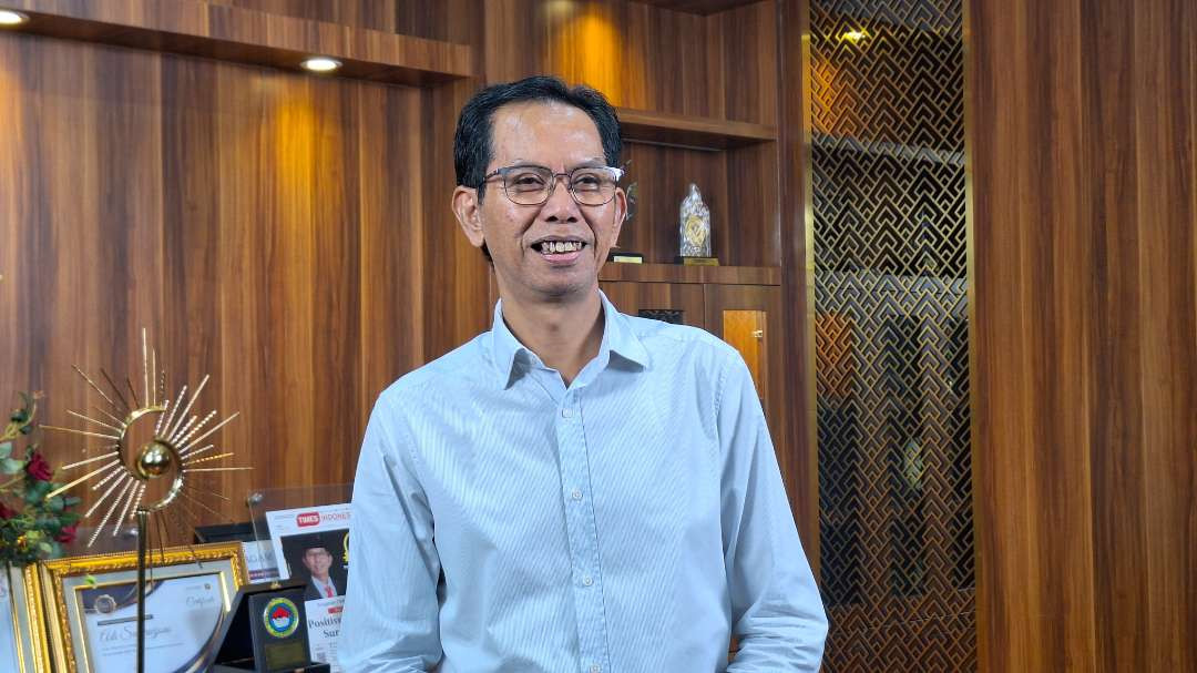 Adi Sutarwijono resmi mengantongi SK rekomendasi Ketua DPRD Kota Surabaya dari DPP PDI Perjuangan. (Foto: Julianus Palermo/Ngopibareng.id)