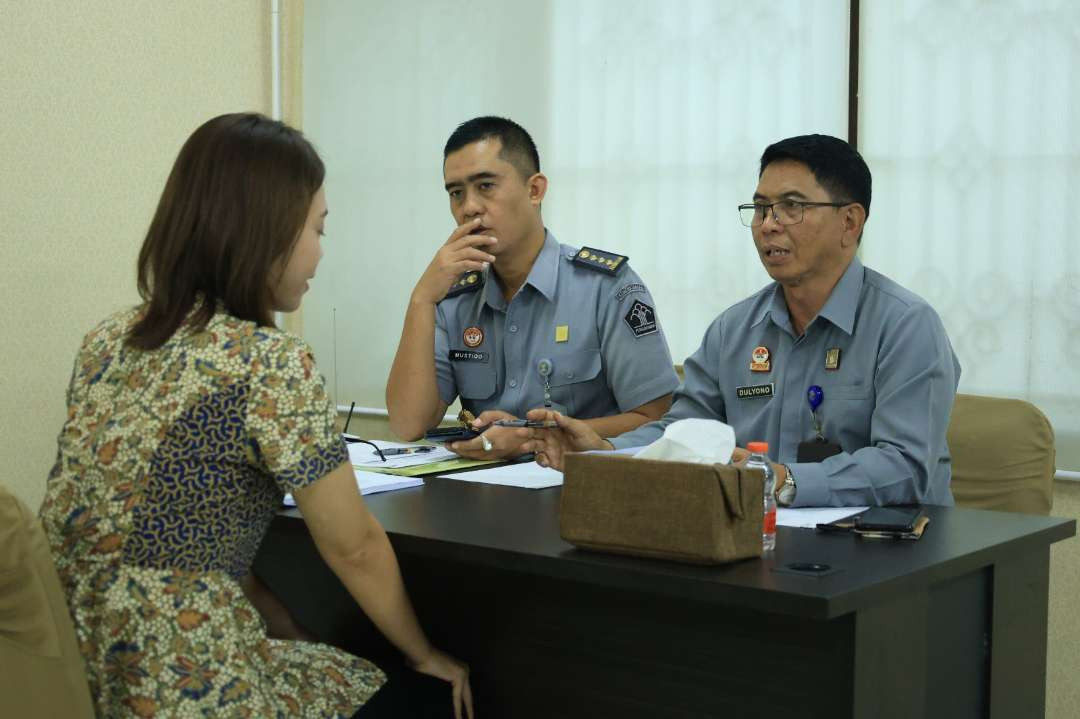 Kemenkumham Jatim gelar pemeriksaan substantif terhadap empat pemohon kewarganegaraan RI. (Foto: Humas Kemenkumham Jatim)