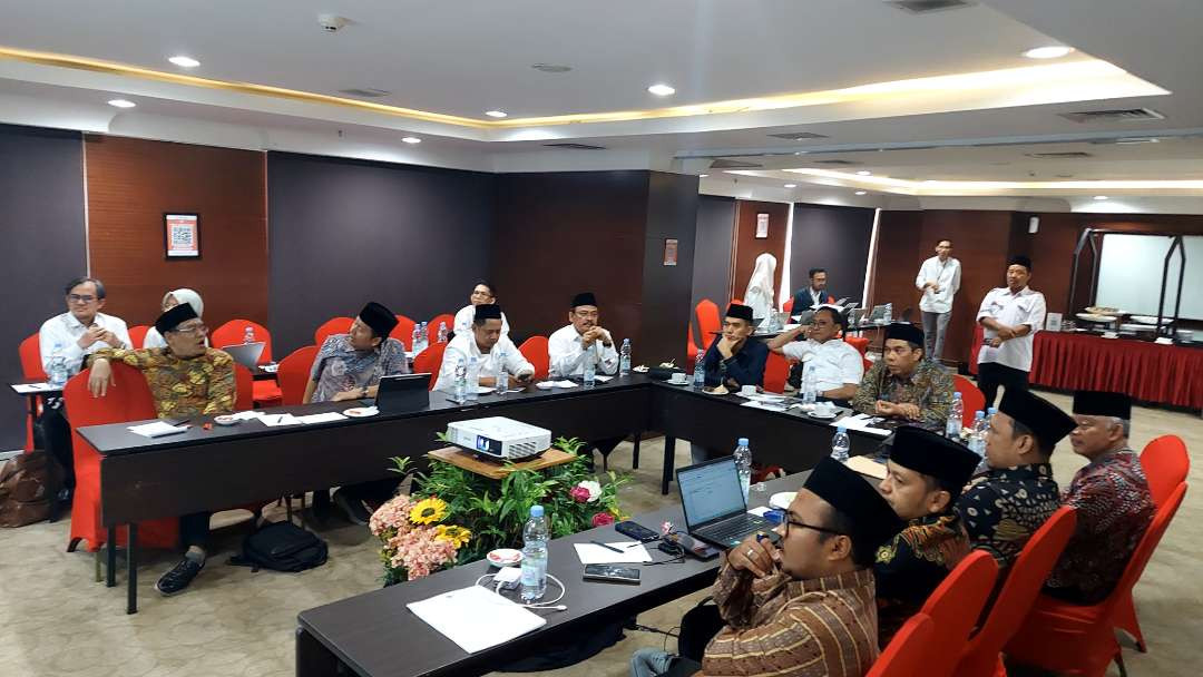 Kementerian Agama menggelar rapat koordinasi bersama Komisi Fatwa Majelis Ulama Indonesia (MUI) dan Komite Fatwa Produk Halal. (Foto: Dok Kemenag)