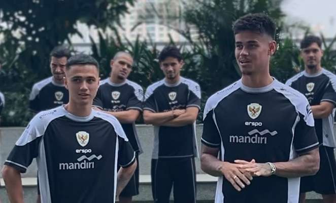 Eliano Reijnders dan Mees Hilgers saat latihan pertama bersama Timnas Indonesia. (Foto: PSSI)