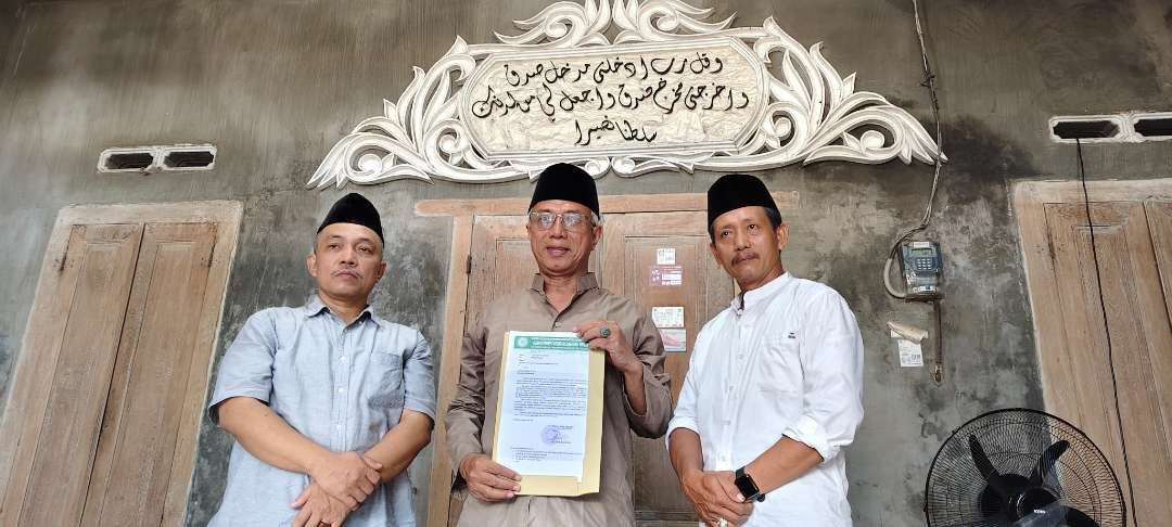 Yayasan Perjuangan Wahidiyah dan Pondok Pesantren Kedunglo  secara resmi memberikan dukungan kepada pasangan calon wali kota dan wakil wali Kota Kediri nomor urut 1 (fendi lesmana/ngopi bareng. Id)