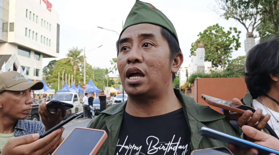 Komisoner KPU Kota Surabaya Divisi Sosialisasi Pendidikan Pemilih, Partisipasi Masyarakat, dan Sumber Daya Manusia (SDM) Subairi. (Foto: Julianus Palermo/Ngopibareng.id)