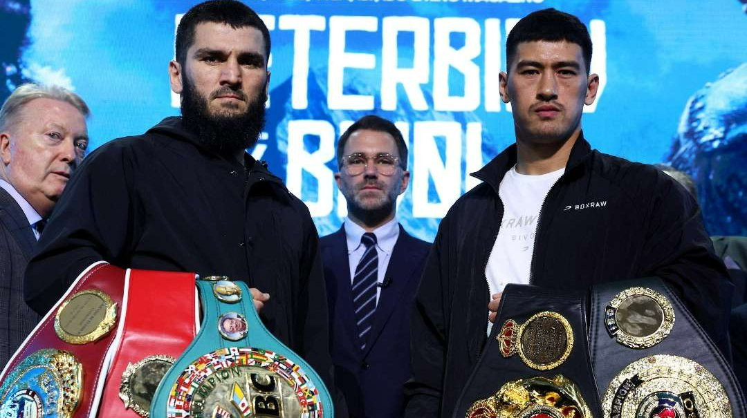 Dmitry Bivol vs Artur Beterbiev. (Foto: X/@DAZNBoxing