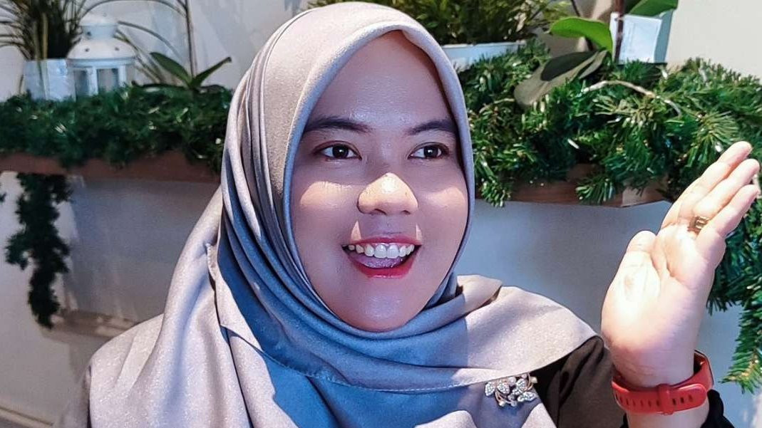 Riesta Ayu Oktarina, pemerhati media dari Stikosa AWS, ingatkan potensi hoaks. (Foto: Istimewa)