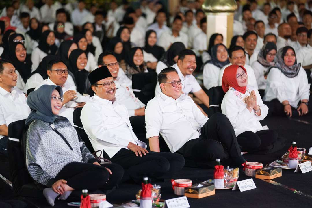 Mensos, Saifullah Yusuf bersama Pj Gubernur Jatim Adhy Karyono dan para Pilar Sosial. (Foto: Istimewa)