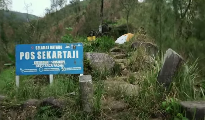 Pos Sekartaji, Lereng Gunung Wilis, Nganjuk. (Foto: tangkapan layar youtube)