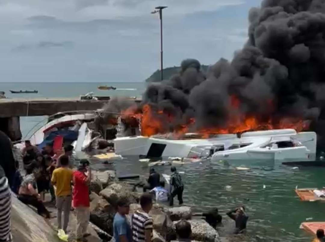 Jumlah penumpang speedboat yang terbakar ada sekitar 33 orang, 6 orang dinyatakan meninggal termasuk cagub Malut Benny Laos. (Foto: Ant)