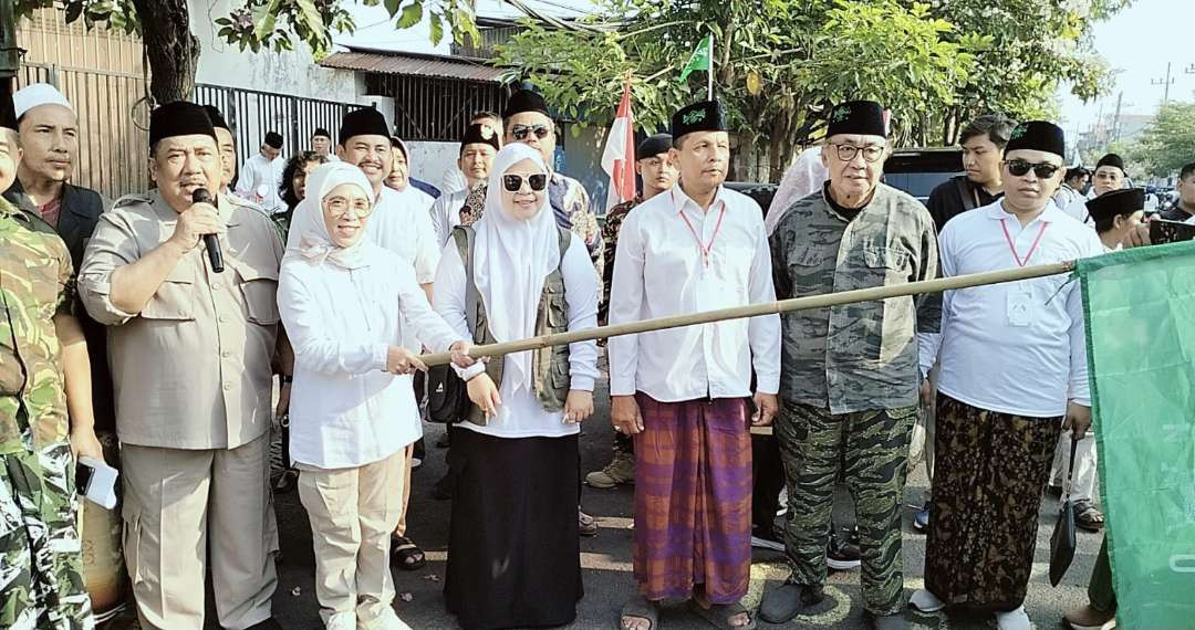 Penjabat Sementara (Pjs) Walikota Surabaya Restu Novi Widiani saat membuka gelaran napak tilas pejuang sekaligus ziarah Muassis NU, Minggu 13 Oktober 2024 pagi. (Foto: Istimewa)