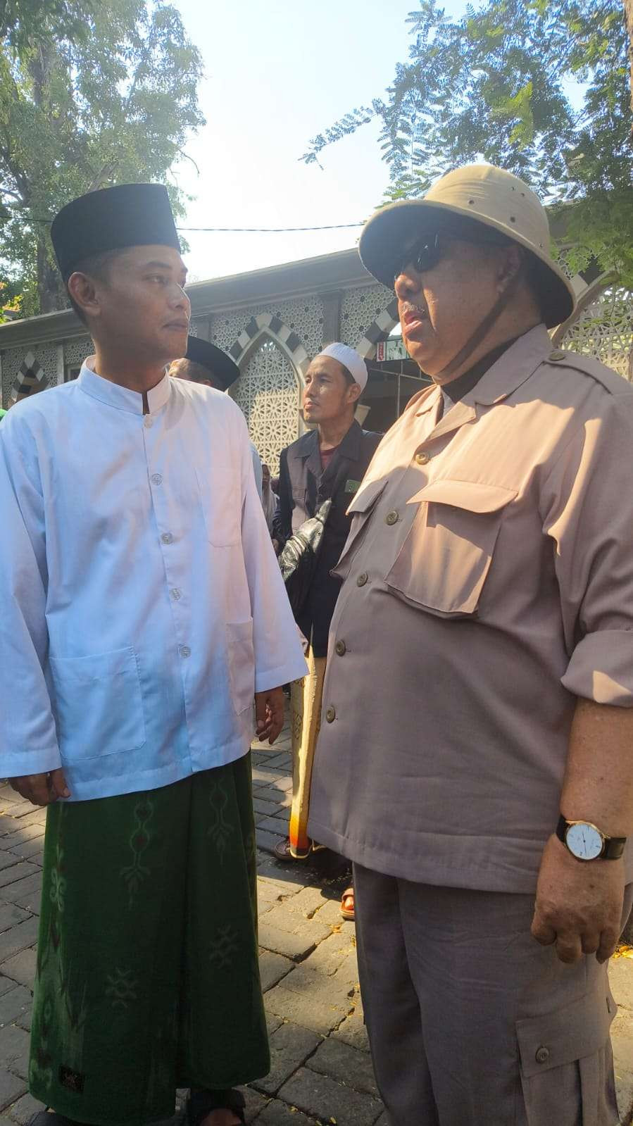 Napak Tilas Pejuang dan Ziarah Muassis NU, didukung lebih dari ratusan peserta bersepeda kuno, pada Minggu 13 Oktober 2024.(Foto-foto: adi/ngopibareng.id) 