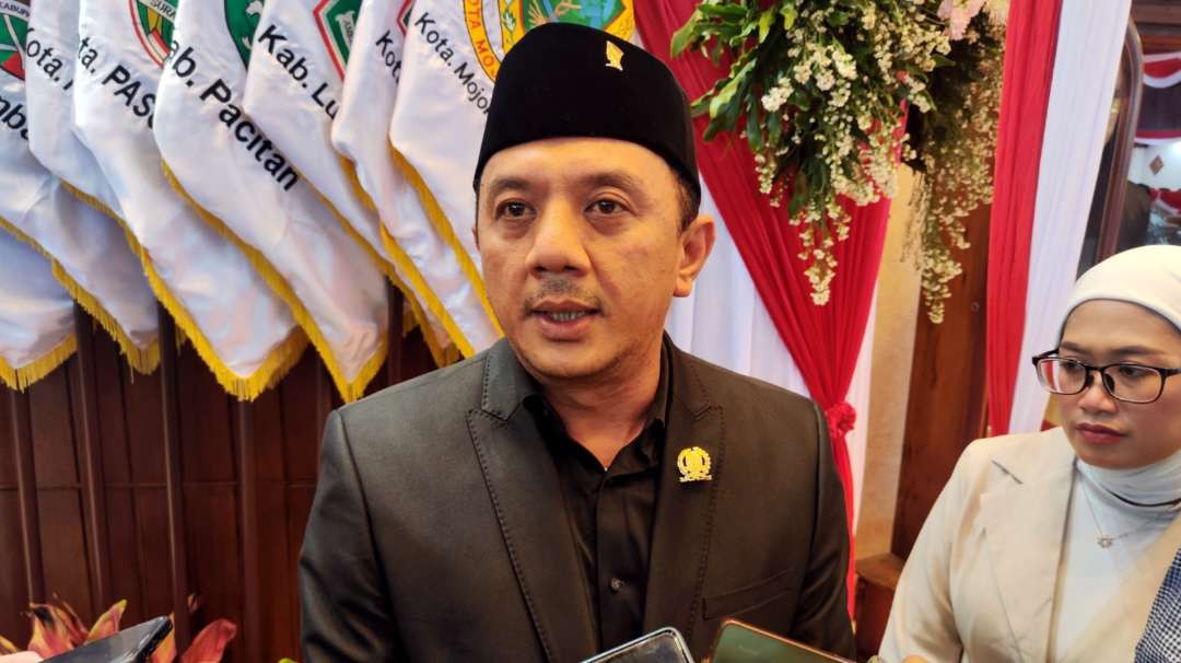 Anggota DPRD Jatim, Deni Wicaksono. (Foto: Fariz Yarbo/Ngopibareng.id)