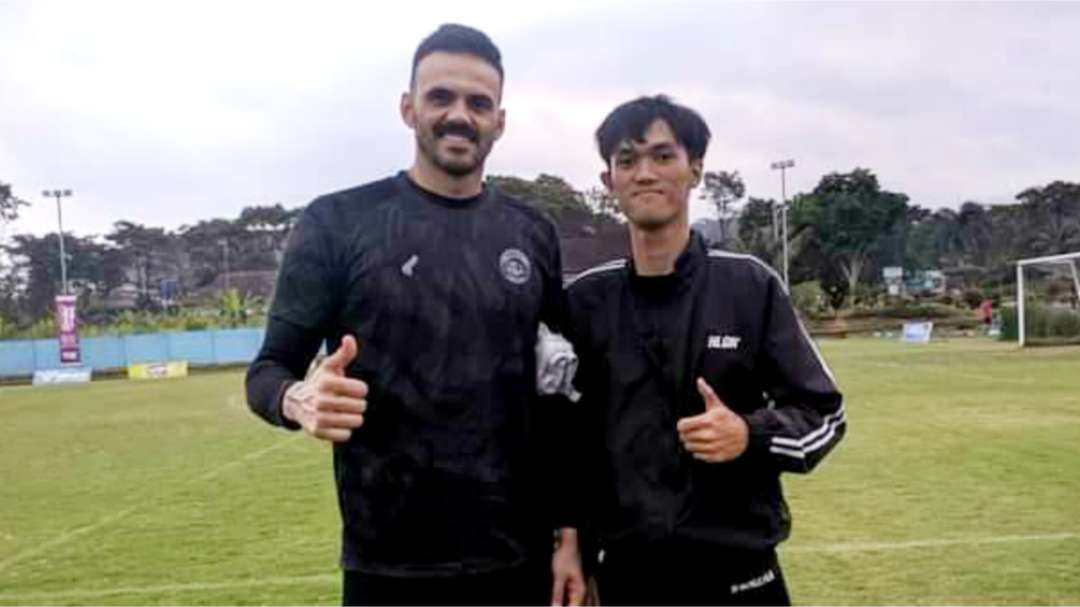 Rizal berpose dengan Lucas Frigeri (Foto: Muhammad Rizal)