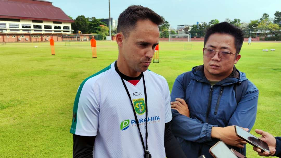 Pelatih Persebaya, Paul Munster. (Foto: Fariz Yarbo/Ngopibareng.id)