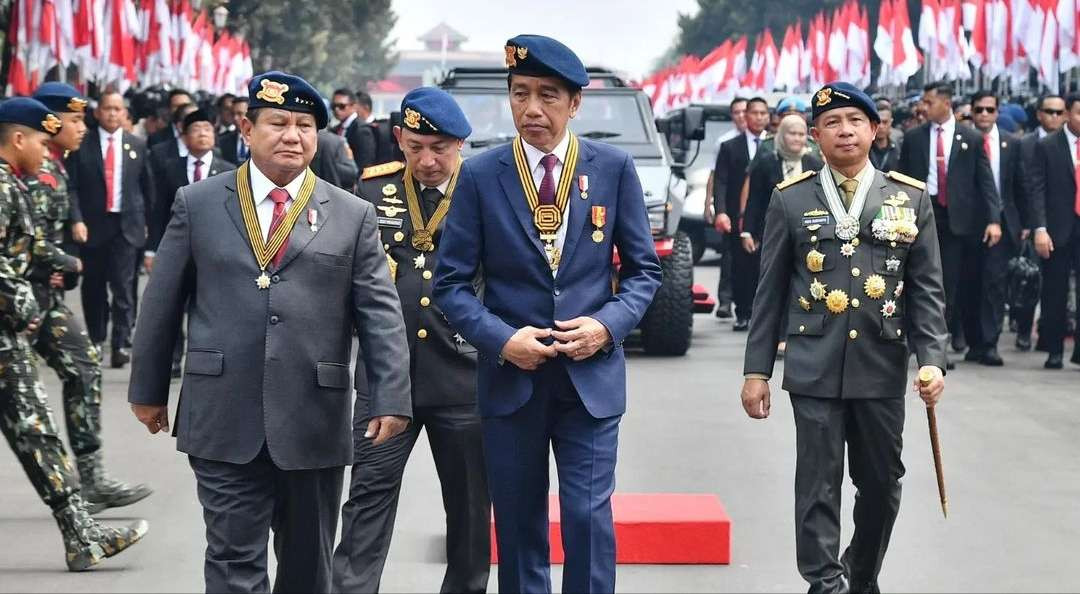 Presiden Jokowi mendapat Medali Kehormatan Loka Praja Samrakshana, Senin 14 Oktober 2024. (Foto: Instagram @jokowi)