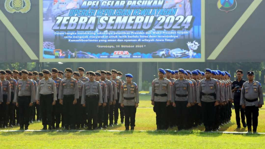 Anggota Polda Jatim melakukan apel di Mapolda Jatim, Surabaya, Senin 14 Oktober 2024. (Foto: Istimewa)