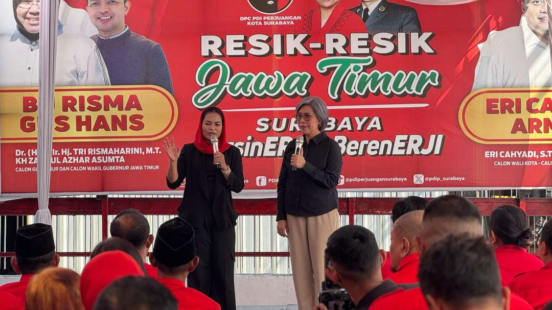 Puti Guntur Soekarno dan Indah Kurnia sosialisai calon Gubernur dan Wakil Gubernur Jatim Tri Rismaharini - KH  Syahrul Azhar Asumta. (Foto: PDIP Surabaya)