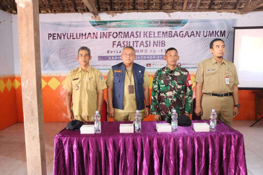 Bantu Peningkatan Usaha Mikro, Satgas TMMD 122 Kodim 0809 Bersama Pemkab Kediri Dan UKM Prov. Jatim Gelar Penyuluhan UMKM  (istimewa)