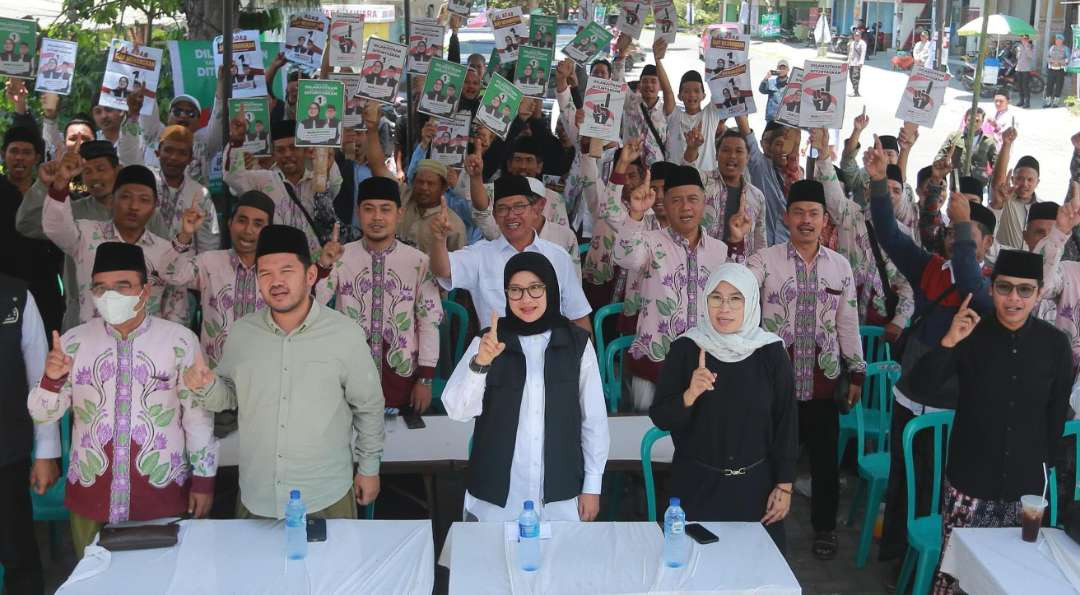 Calon Bupati Banyuwangi Ipuk Fiestiandani menghadiri deklarasi akbar Al Adab. (Foto: Istimewa)