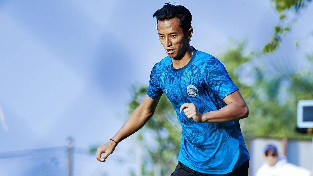 Shulton Fajar saat berlatih keras di Lapangan ARG, Singosari, Kabupaten Malang (Foto: Arema FC)