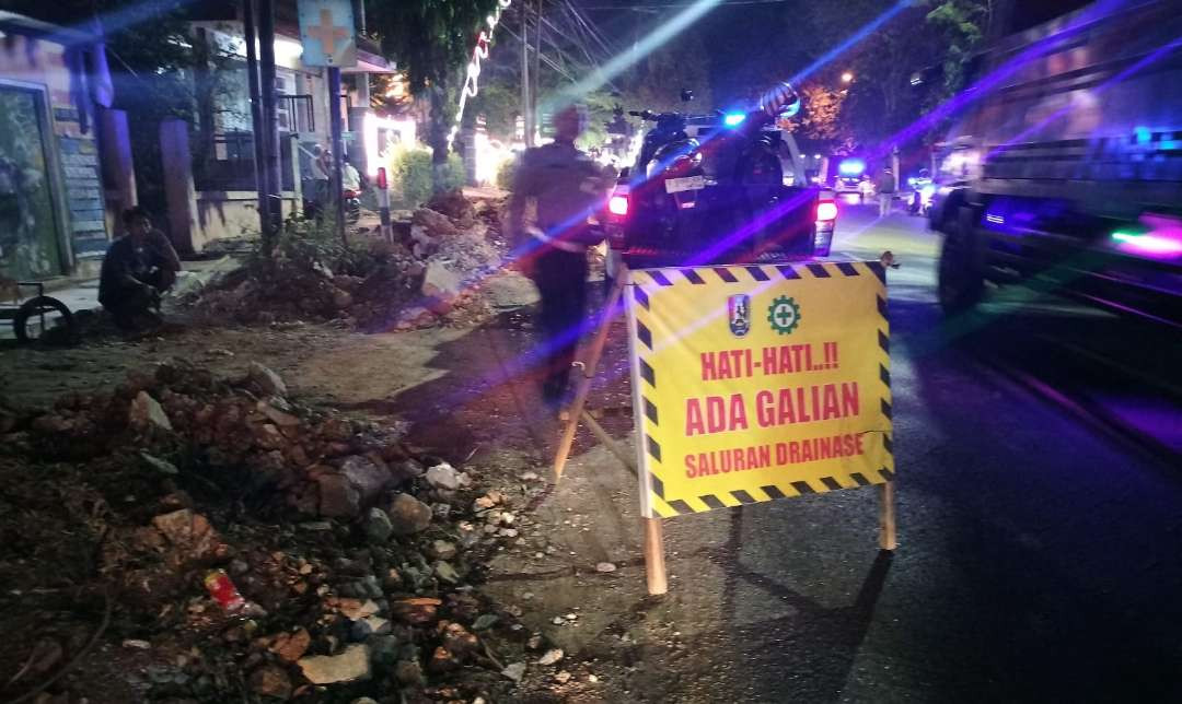 Petugas dari Satlantas Polres Tuban mendatangi lokasi kejadian kecelakaan lalu lintas (Foto: Dok. Polres Tuban)